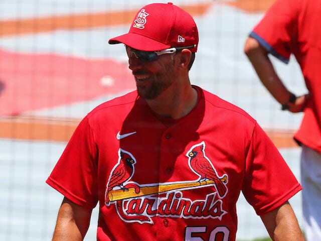 Adam Wainwright wins MLB's Roberto Clemente Award