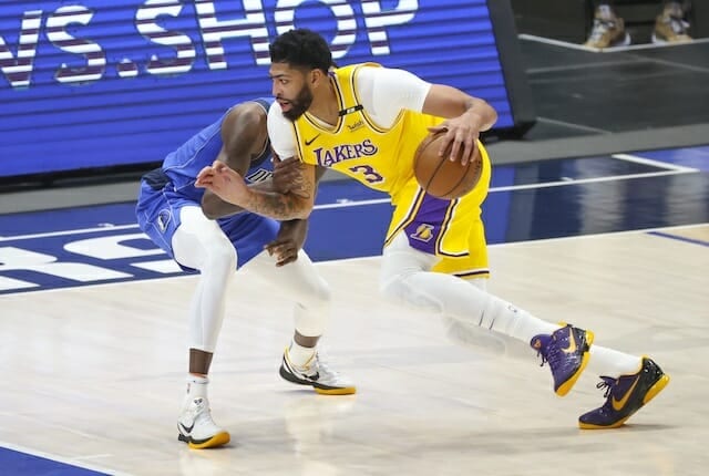 Anthony Davis wearing an Icy Kobe 6 on the court today. : r/Sneakers