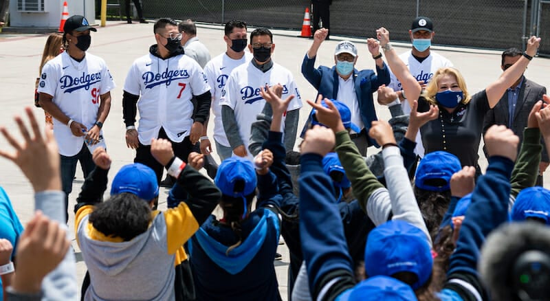 2021 Dodgers Love L.A. Community Tour: Albert Pujols, Jaime Jarrín & More  Visit With Children 