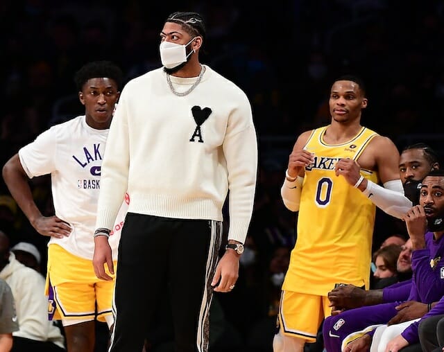 LeBron James & Anthony Davis Return To Lakers Practice, 'And We Back