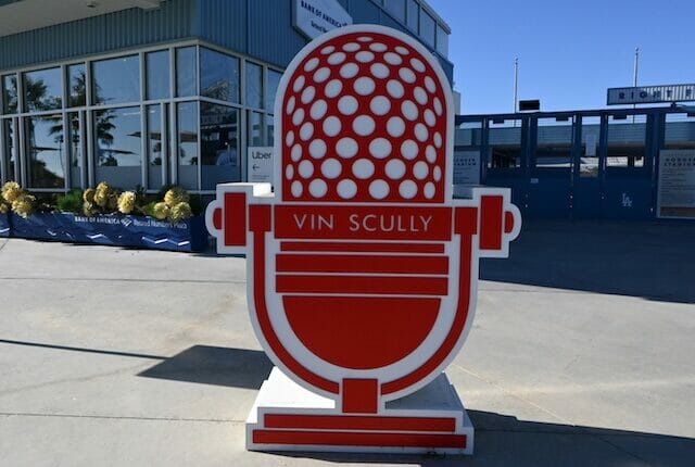 Los Angeles Dodgers to wear Vin Scully jersey patch