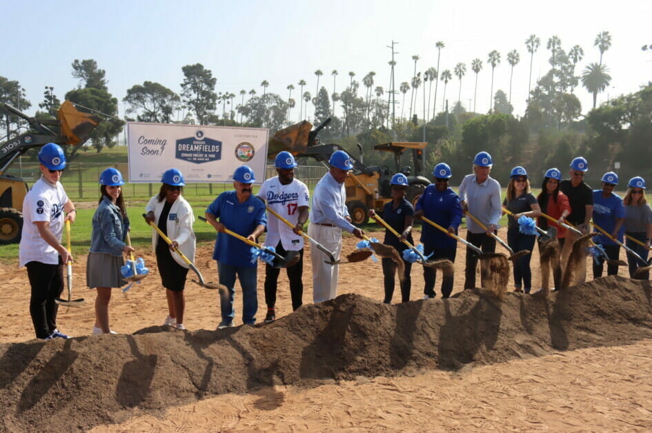 Hanser Alberto & Evan Phillips Join Los Angeles Dodgers Foundation