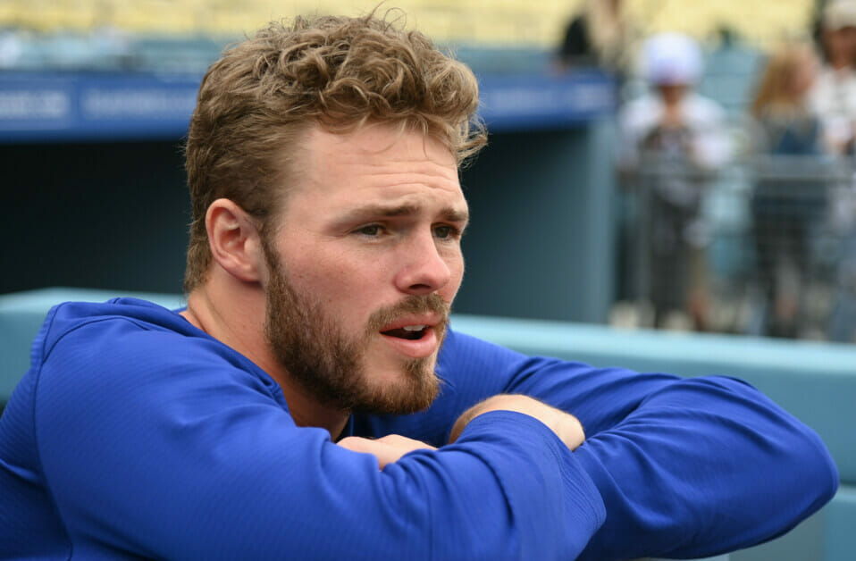 Gavin Lux injury: Dodgers OF leaves game after crashing into CF