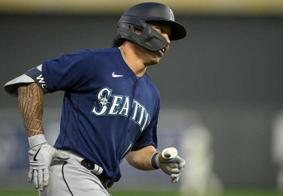 REPORT: Brewers trade second baseman Kolten Wong to Seattle