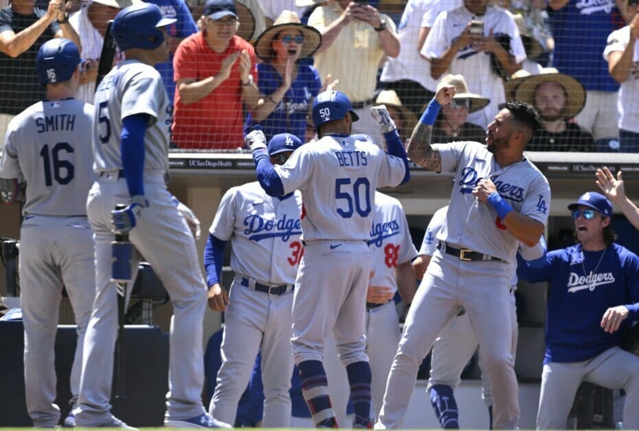 Watch: Los Angeles Dodgers 2021 Silver Slugger Freddie Freeman