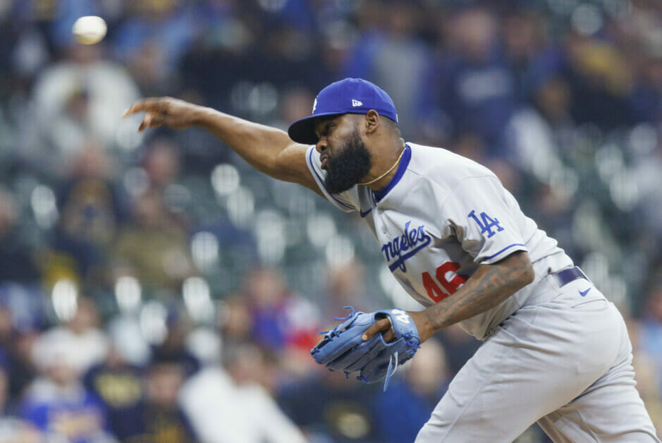 Dodgers place reliever Yency Almonte on IL with knee injury